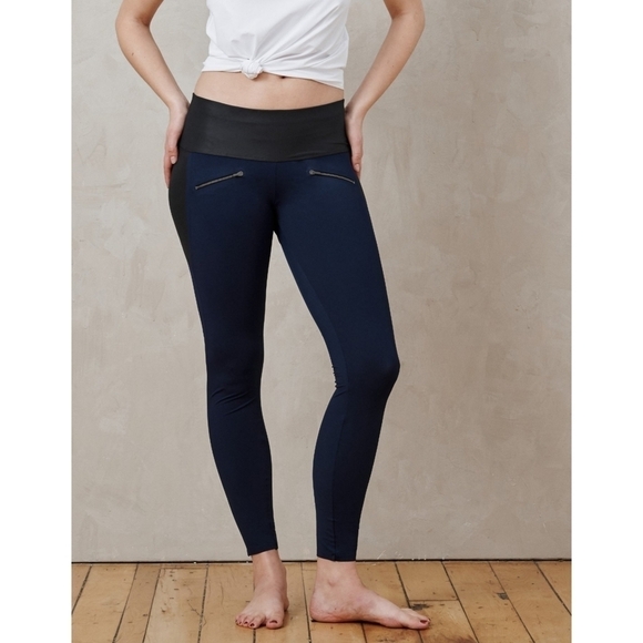 ADAY Throw and Roll Navy and Black Leggings  Medium - Picture 1 of 8